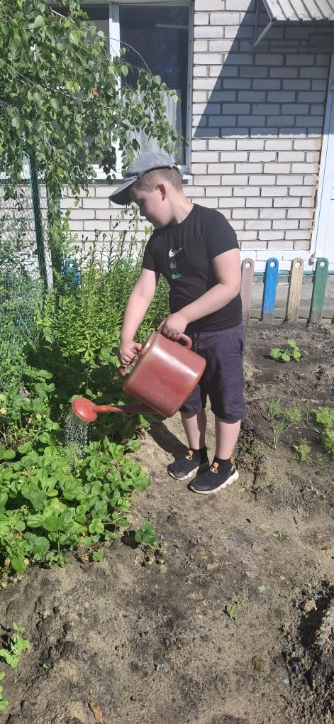 🏡🌿Огород летом в детском саду: маленькие садоводы и большие открытия!
#Огородлетомвдетскомсаду
☀Ле