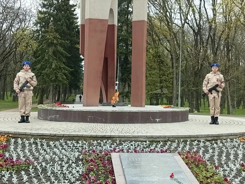 Вахта памяти – Пост № 1.   1 мая 2026 года Юнармейцы  нашей школы приняли участие в акции «Вахта пам