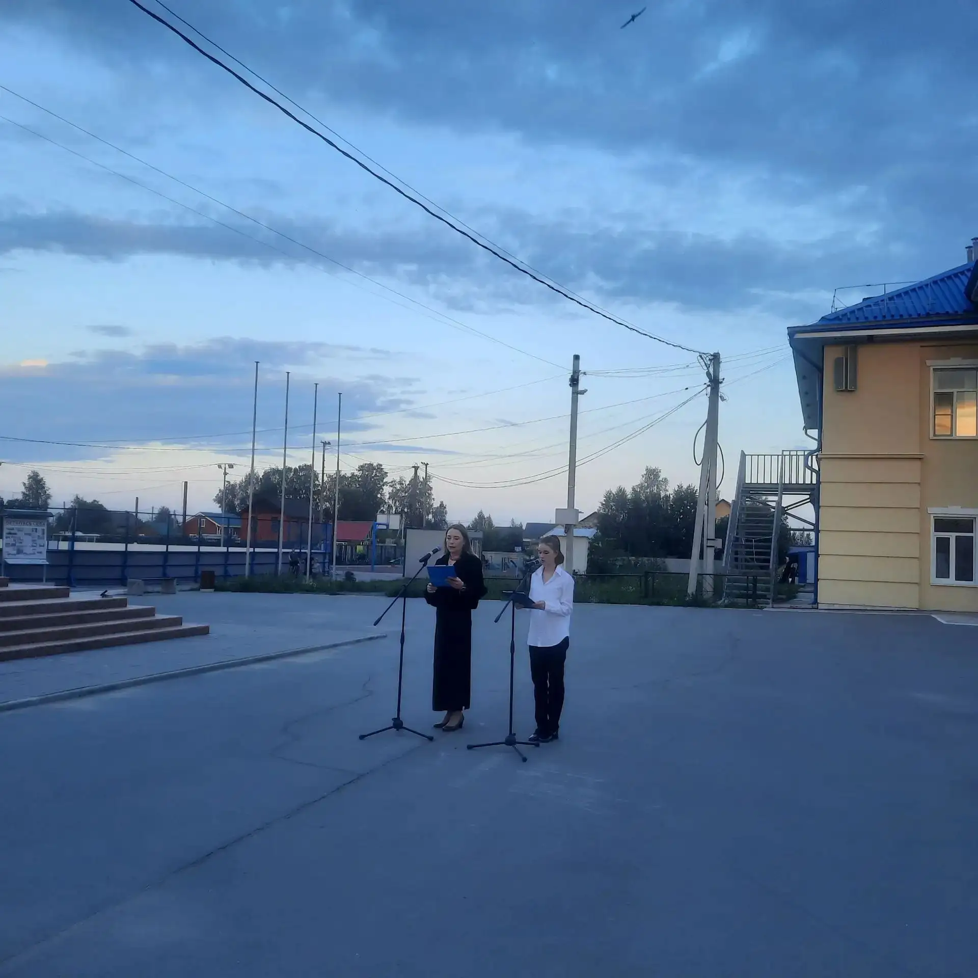 27 июля около Ленинского дома культуры прошло памятное мероприятие, посвящённое Дню памяти детей — ж