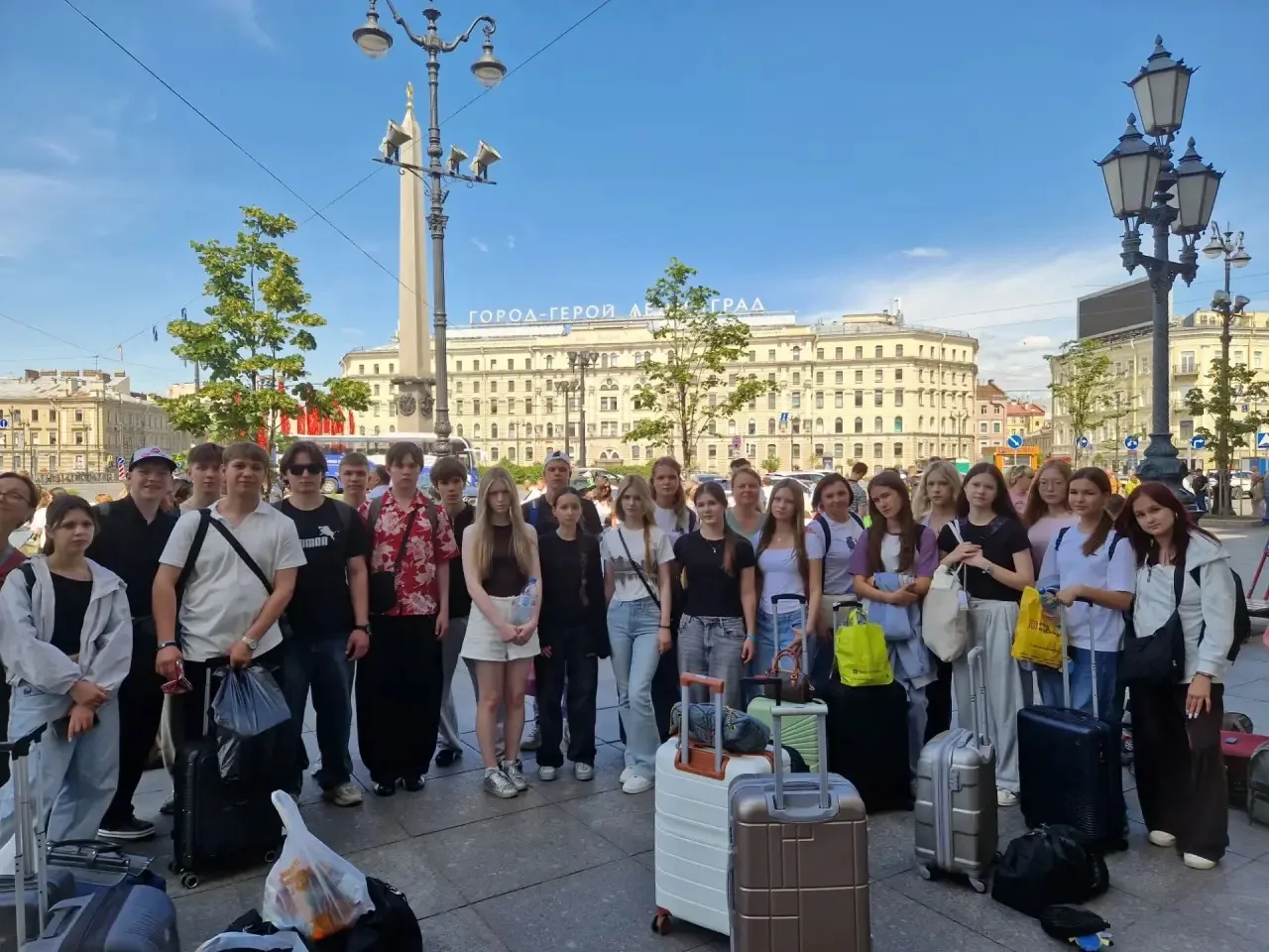 🎉 Больше чем просто выпускной!

🚆Наши  девятиклассники решили отказаться от стандартных посиделок 