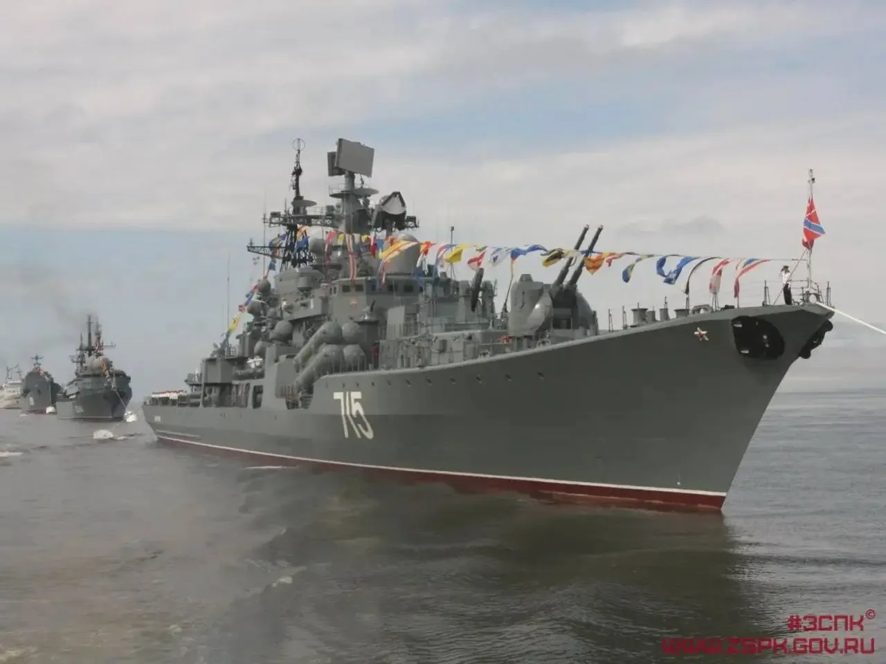 Сегодня - День военно-морского флота России.