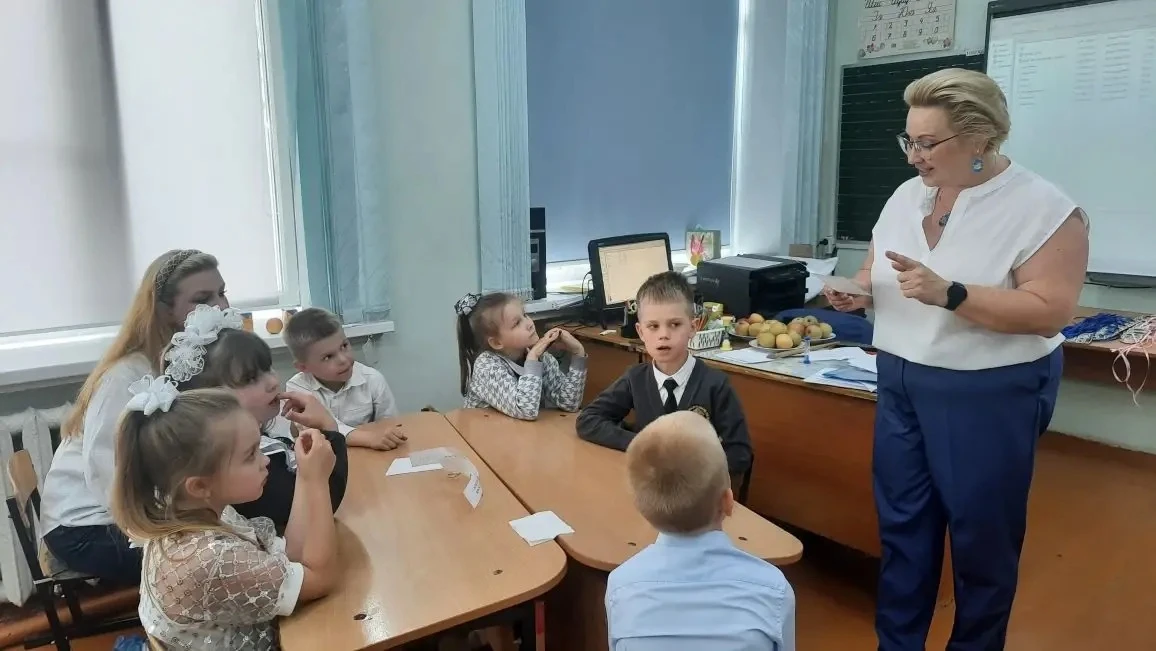 🧠 А знатоки растут! 🤓  Сегодня в 1 «А» классе прошла своя, школьная версия легендарной игры «Что? Гд