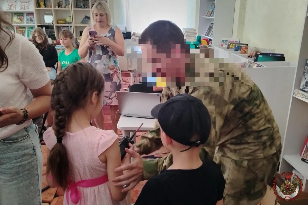 Росгвардейцы провели уроки мужества для детей Херсонской и Запорожской областей