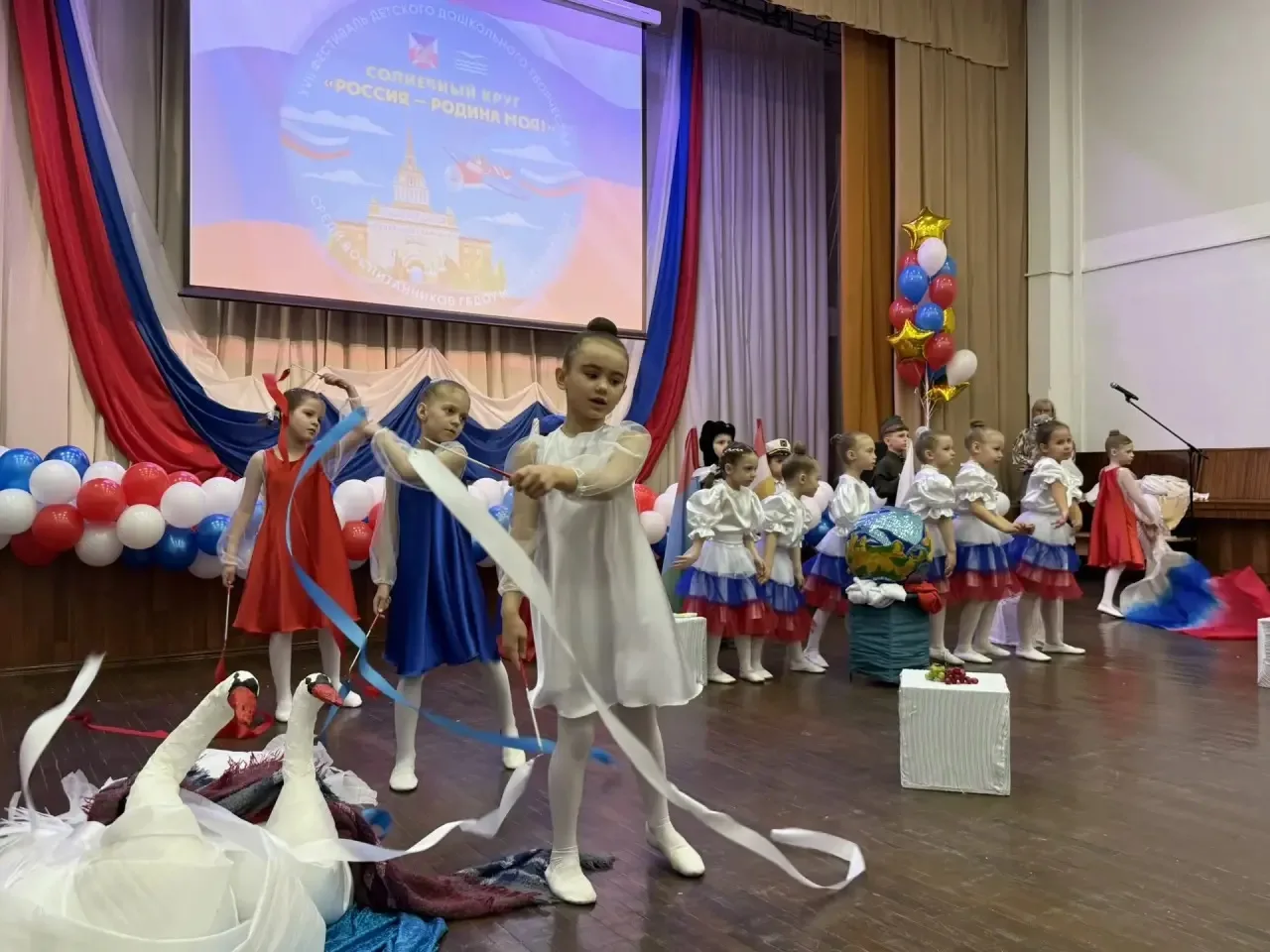 Сегодня прошел фестиваль детского дошкольного творчества «Солнечный круг» среди детских...