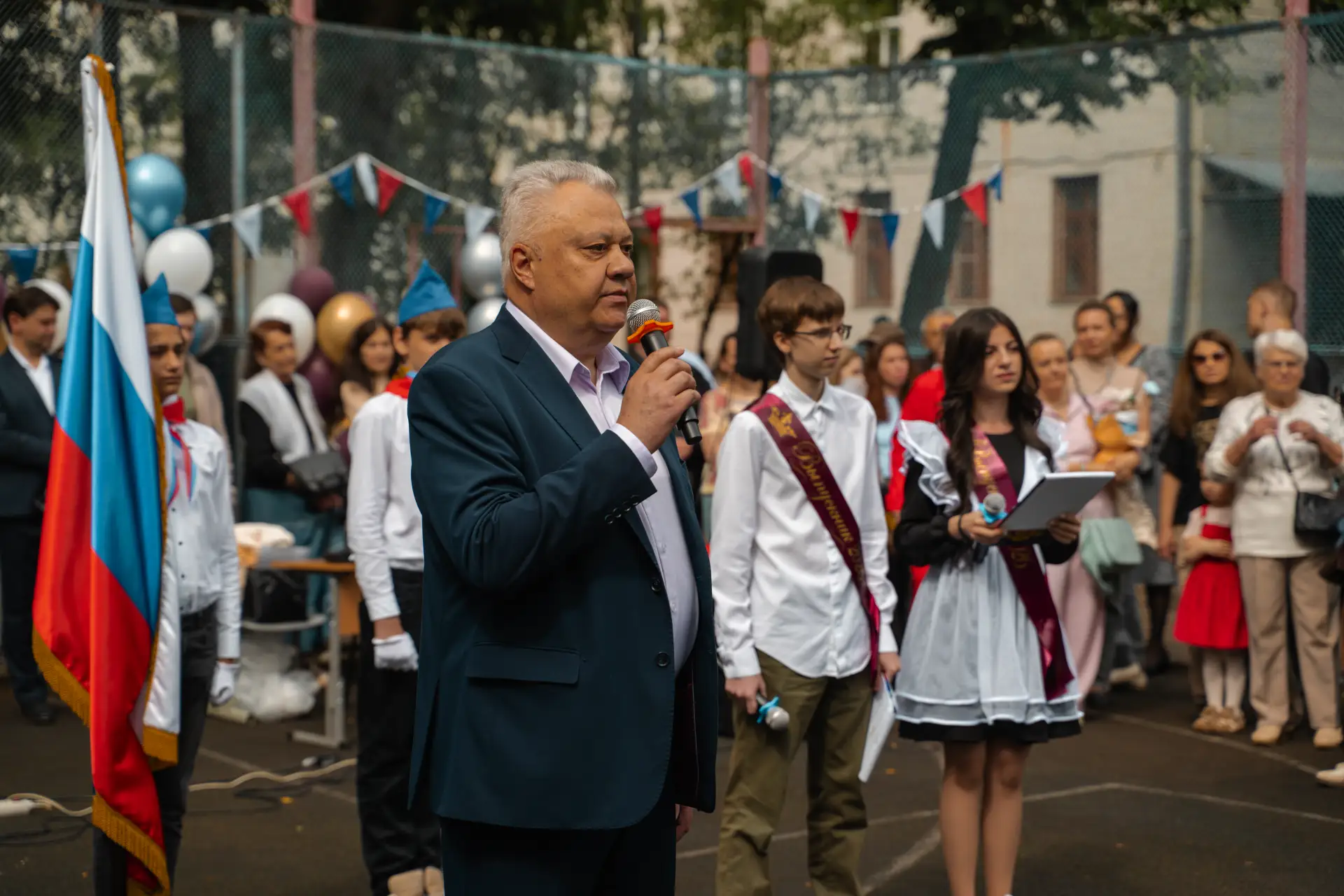 🎉📚 Последний звонок: прощай, школа! Здравствуй, будущее! 🎓✨  🌸🎤Вот и настал конец учебного года, дор