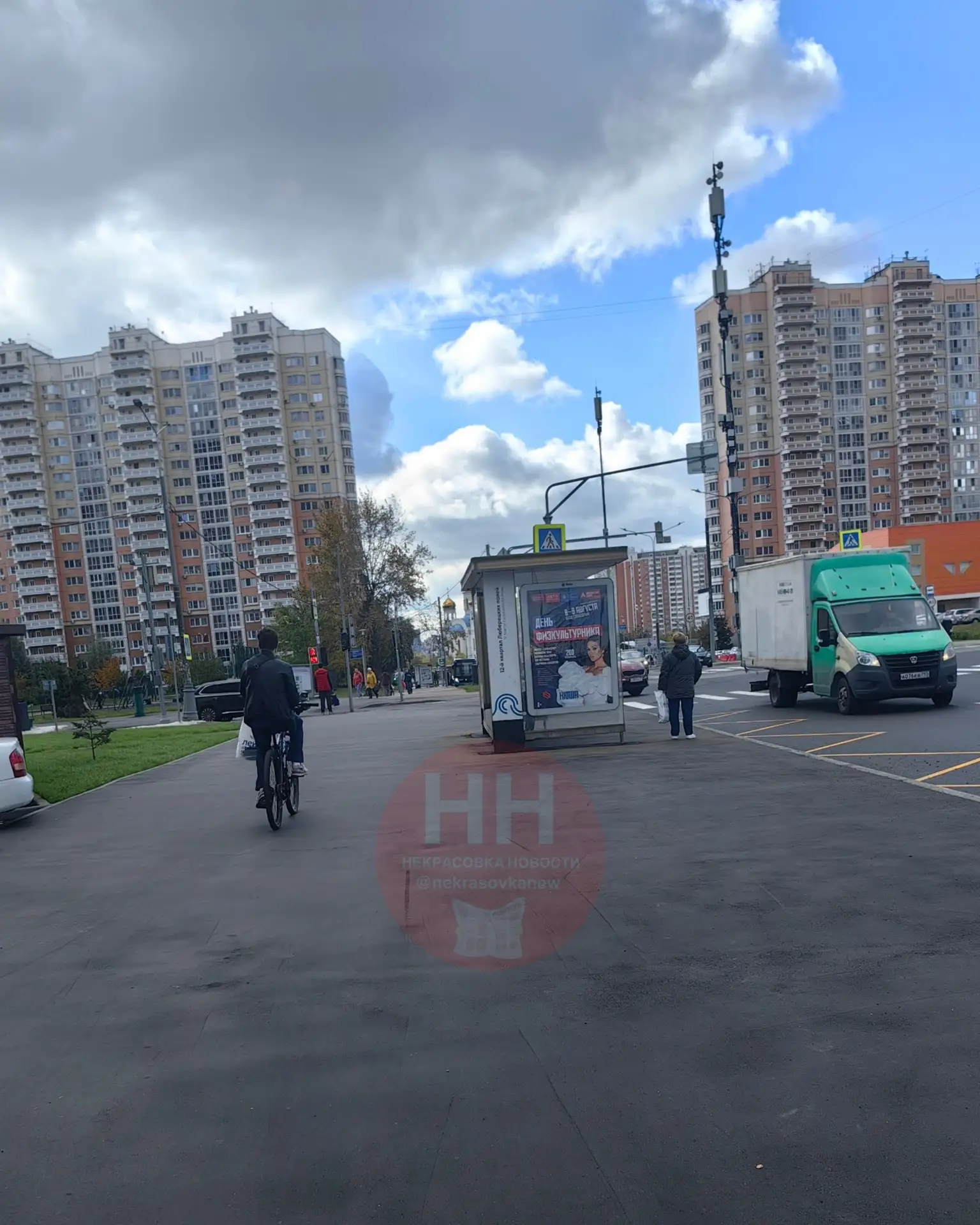 Некоторые водители маршрутов 855 и 784 продолжают останавливаться на прежнем месте.