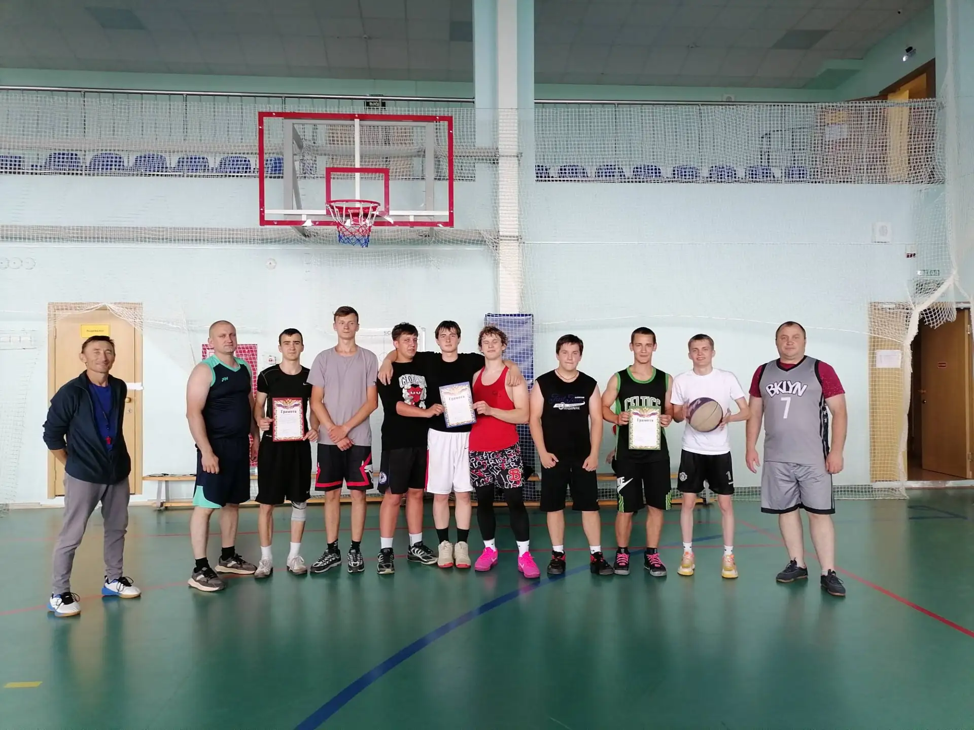 В спортивном зале КСШ "Юность" прошли соревнования по баскетболу, приуроченные к Международному дню 