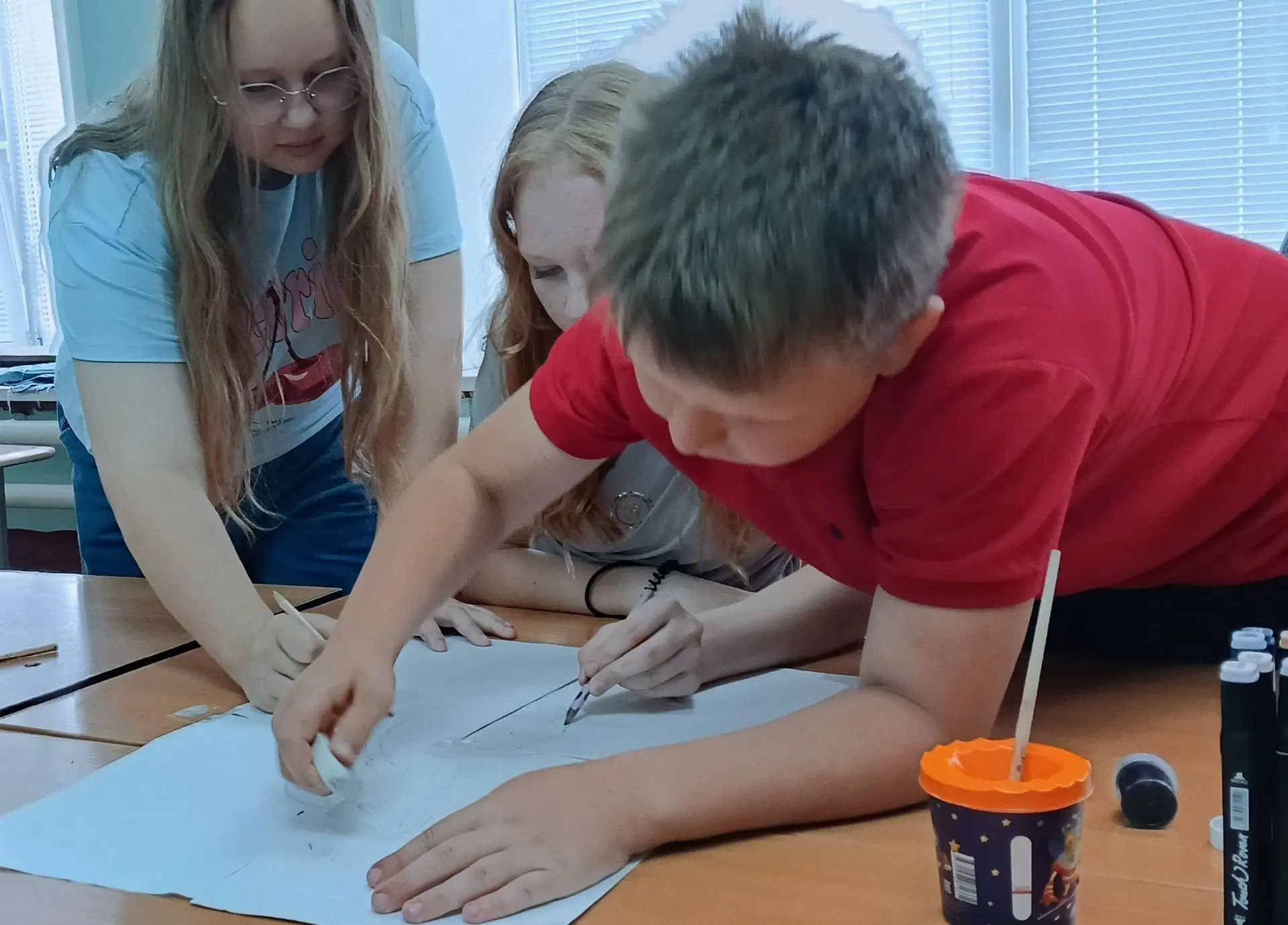 ПРИШКОЛЬНЫЙ ЛАГЕРЬ "МАЛЫШОК" 

🐘✨ «Угадай, кто на портрете?» – сегодня в отряде «Солнышко» пришколь
