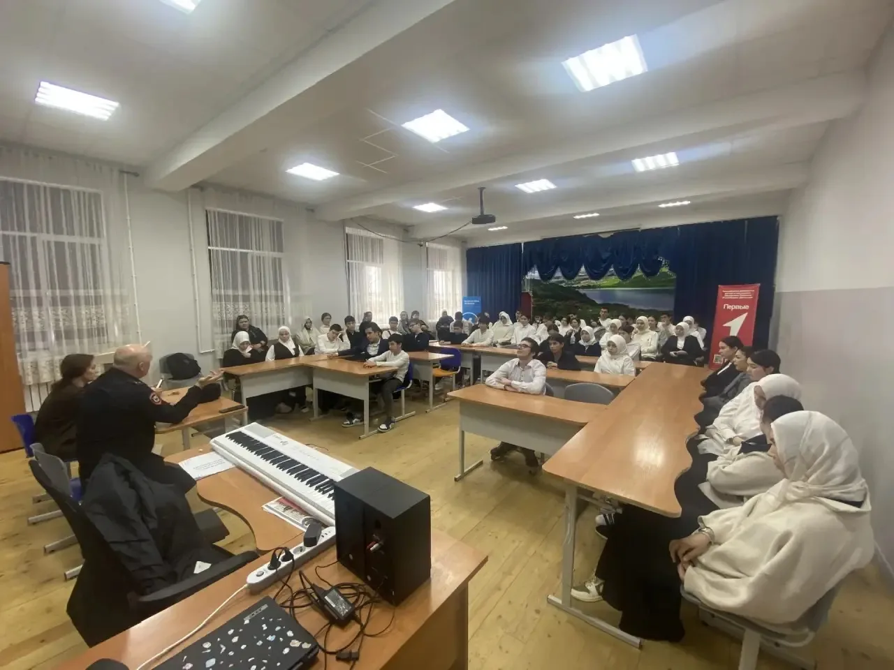 В целях профилактики правонарушений среди молодежи в сети «Интернет», воспитания грамотного и ответс