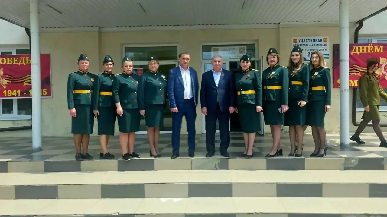 9 мая в МКОУ СОШ с.п. Кременчуг - Константиновское прошёл праздничный концерт "Этот Ден...