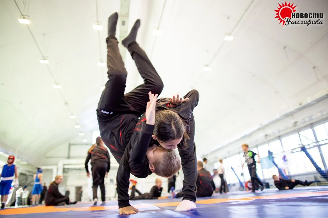 🤼‍♀️ Команда борцов Углегорского района готовится к областным соревнованиям, которые п...