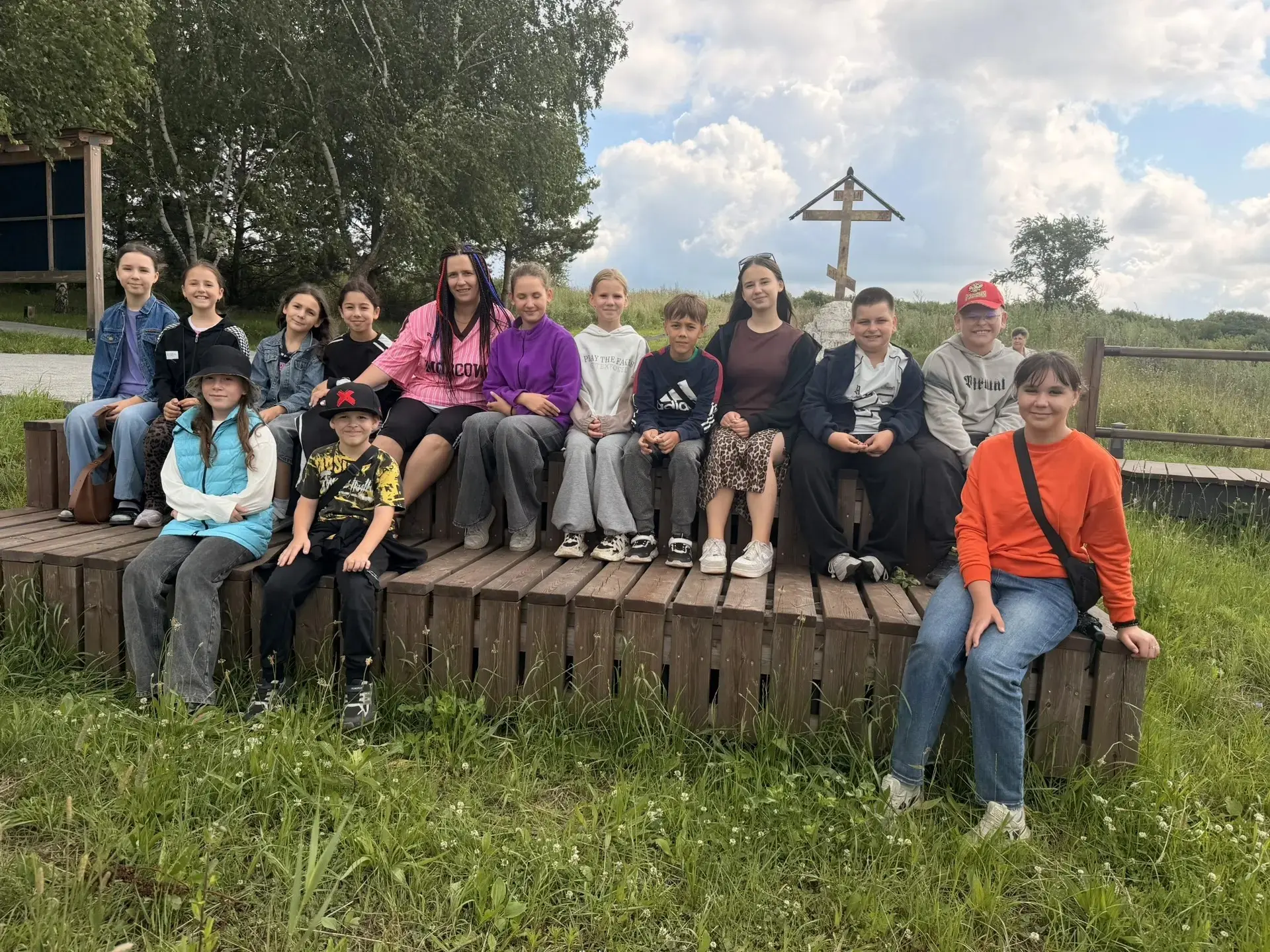 🌿7 июля на живописном берегу реки Осетр, у легендарного Святого источника «Белый колодец», словно р
