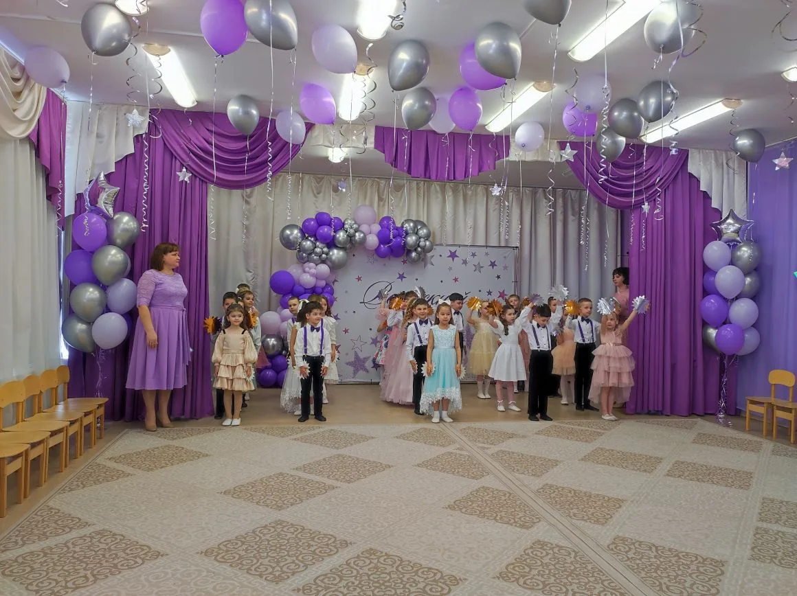 19.05.2026г. - ДО 21 выпускной в подготовительной группе 16  " Звёздочки " Нарядился детский сад- Он