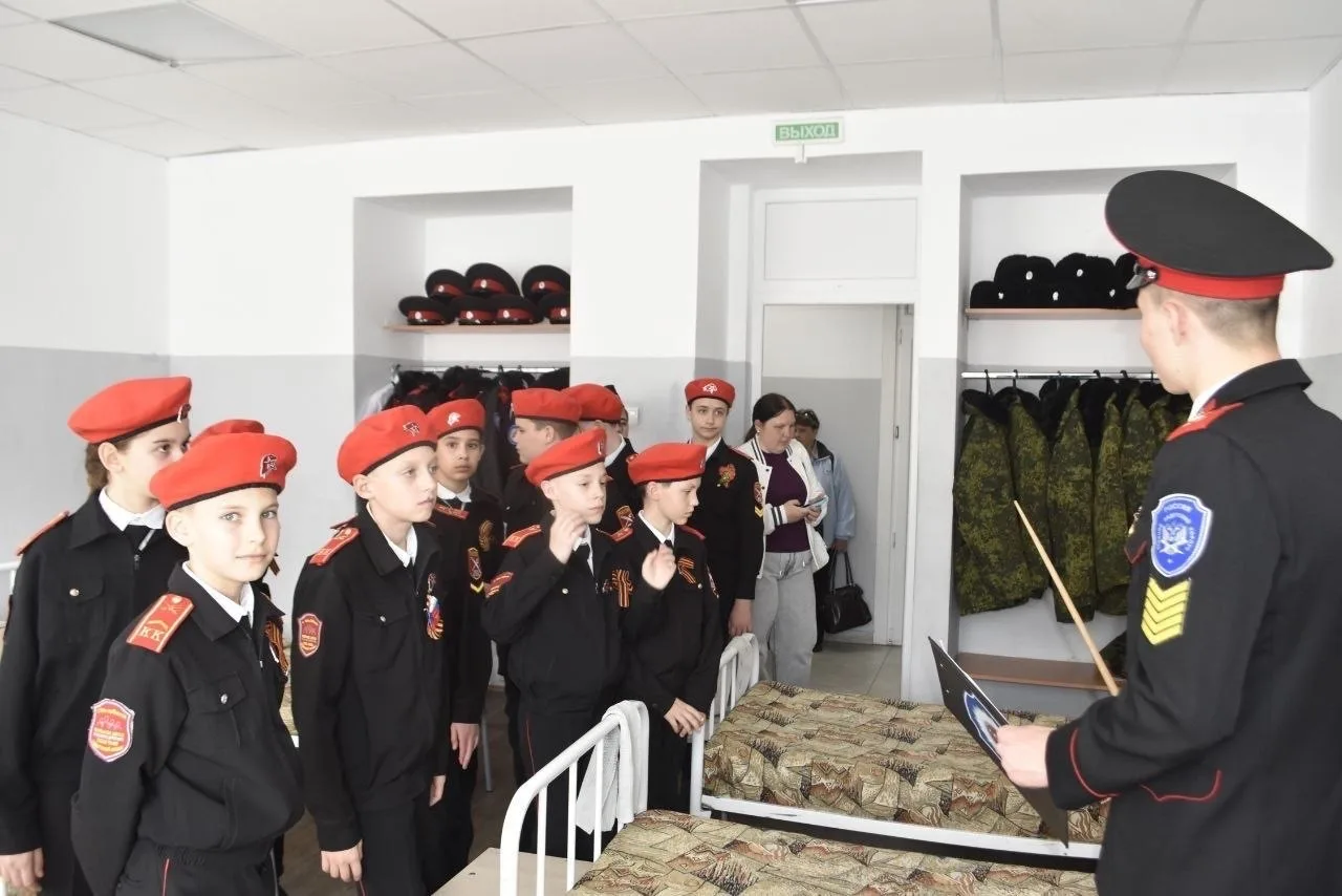 🚪 День открытых дверей в Кропоткинском казачьем кадетском корпусе: знакомство с традиц...