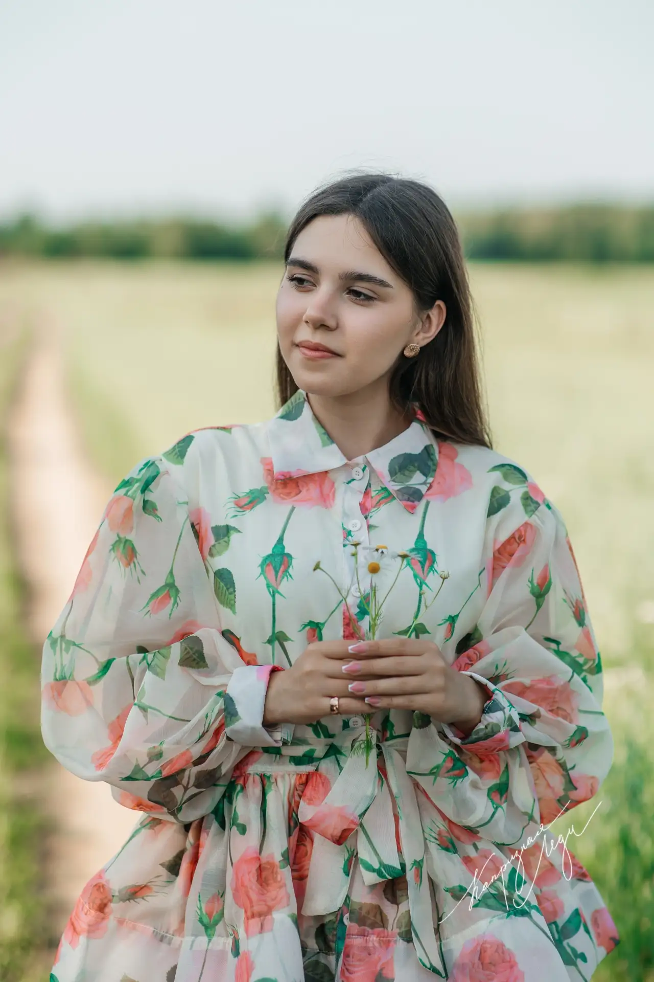 🌸 Спокойствие и тихая красота — мгновение, которое хочется удержать

✨ Несомкнутое кольцо и кафф — 
