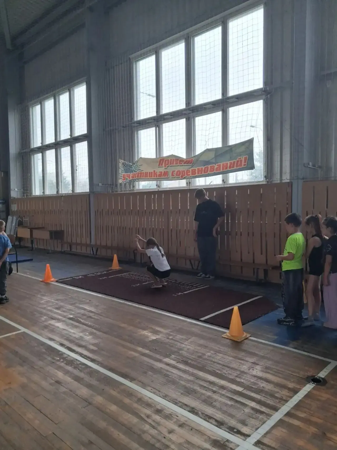 Сегодня понедельник, а это значит, что стартовала очередная неделя в пришкольном лагере...