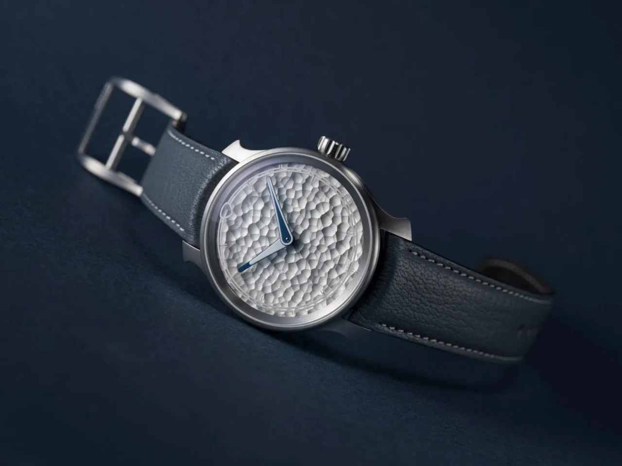MING 37.06 Royal Selangor с циферблатом из кованого сплава олова (пьютера) выглядят эфф...