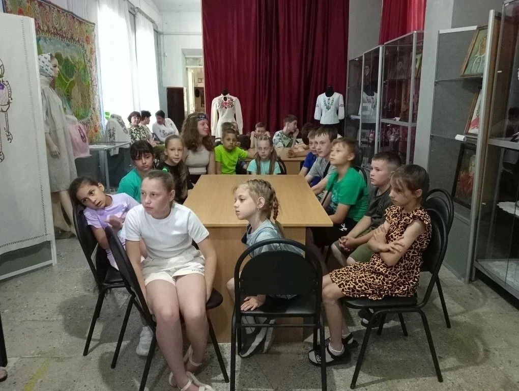 В День Памяти и скорби в Андроповском музее прошел Памятный час. Отдыхающие летней оздоровительной п