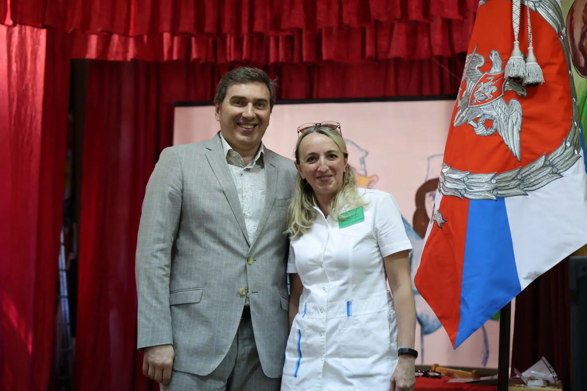 Новосибирские медики принимают поздравления накануне профессионального праздника
 
День медика ежего