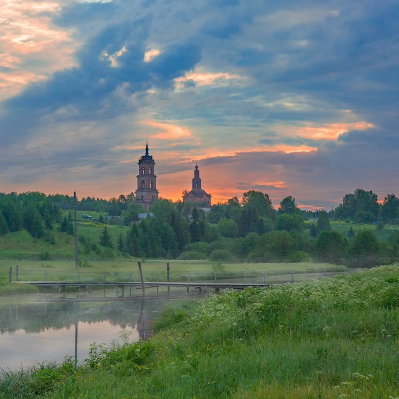 "Облачный рассвет"
на реке Белая. 
   #Кировскаяобласть

🏡Родная деревня