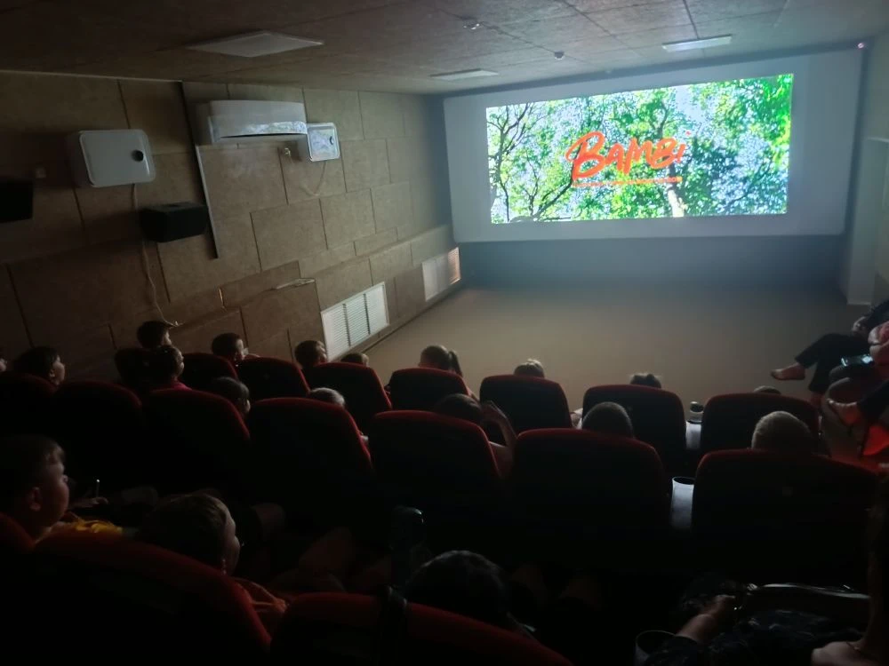 📽️🍿Лесная сказка на большом экране: "Бемби" покорил сердца юных зрителей летнего оздо...