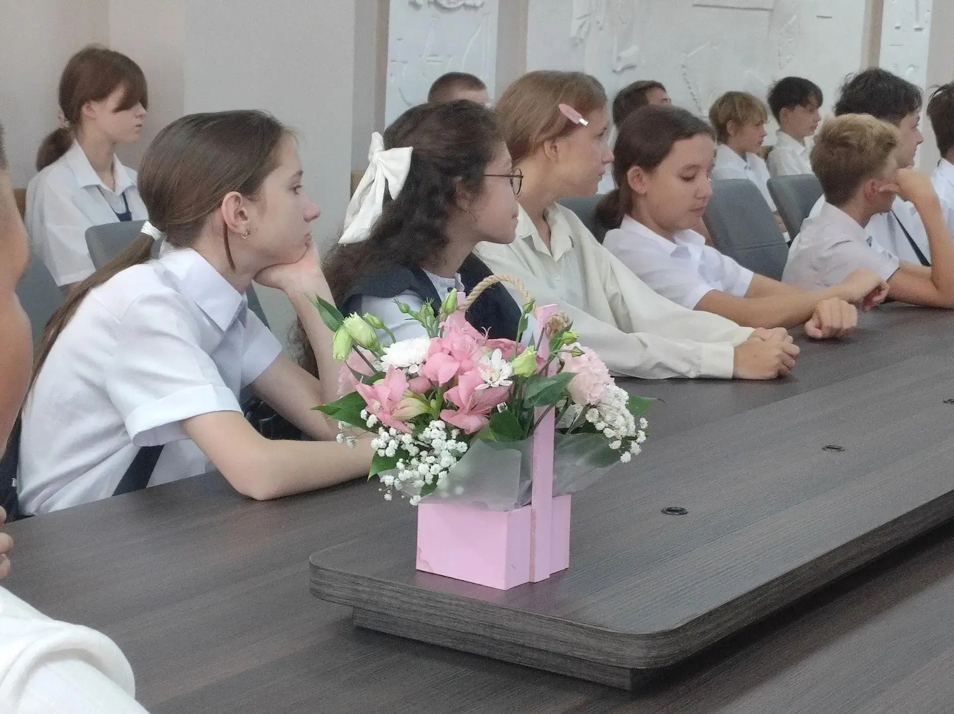 Начало учебного года - важный и торжественный день для школьников, родителей и учителей...