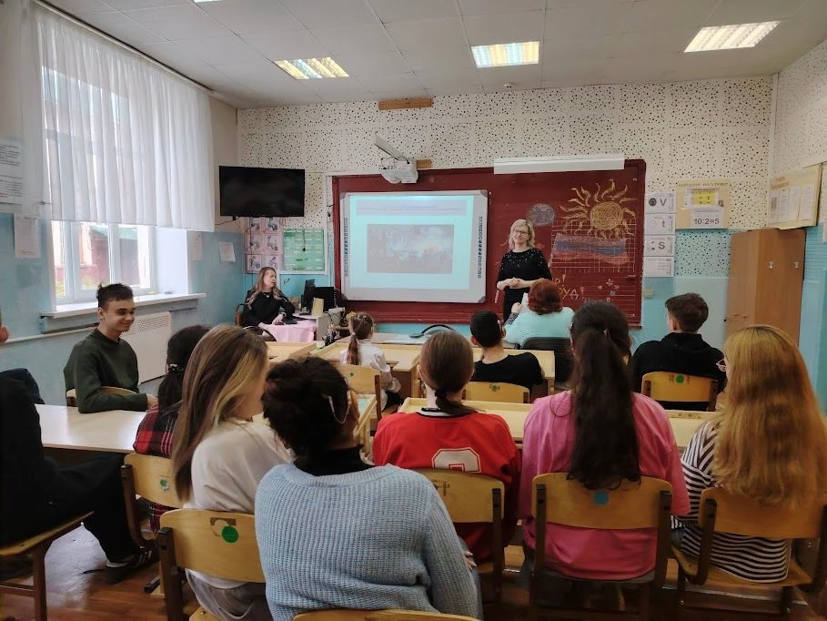 Праздник солидарности: старшеклассники узнали историю 1 Мая!