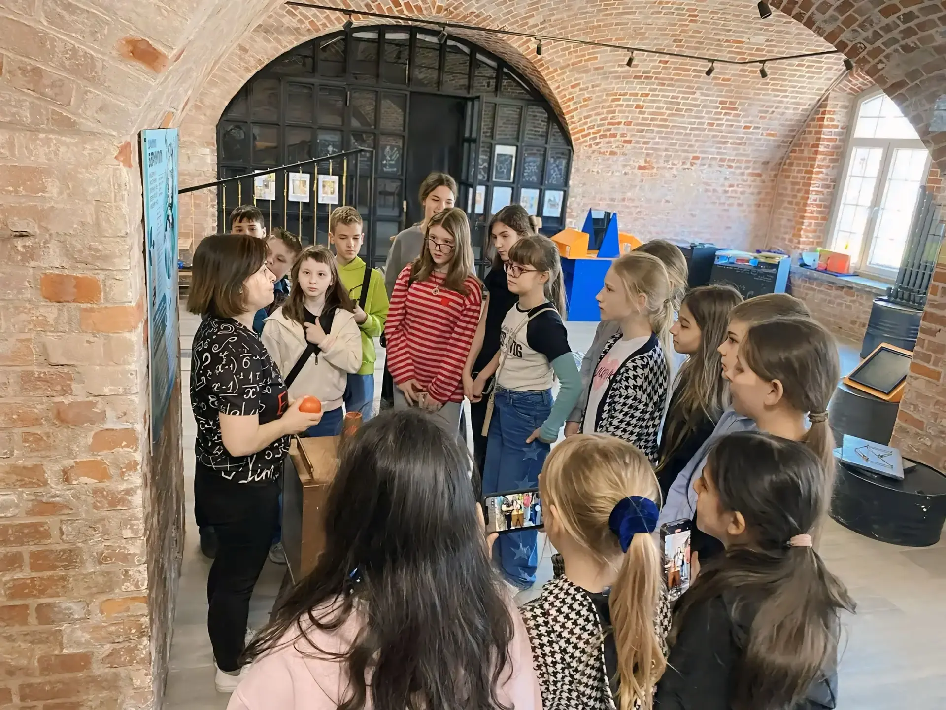 В рамках выполнения проектных задач, приуроченных к 80‑летию Калининградской области, обучающиеся 1 