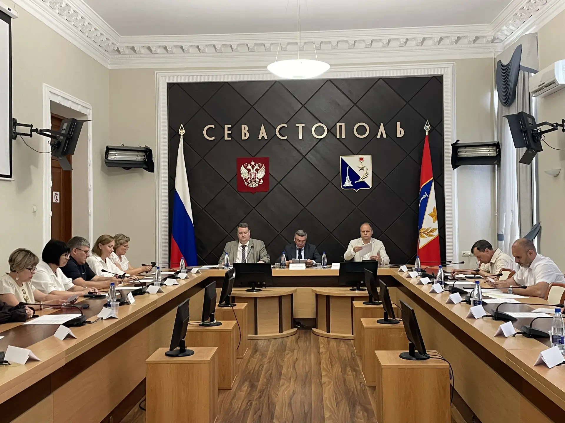 Итоги социально-экономического развития и планы на будущее

Сегодня состоялось важное заседание Сева