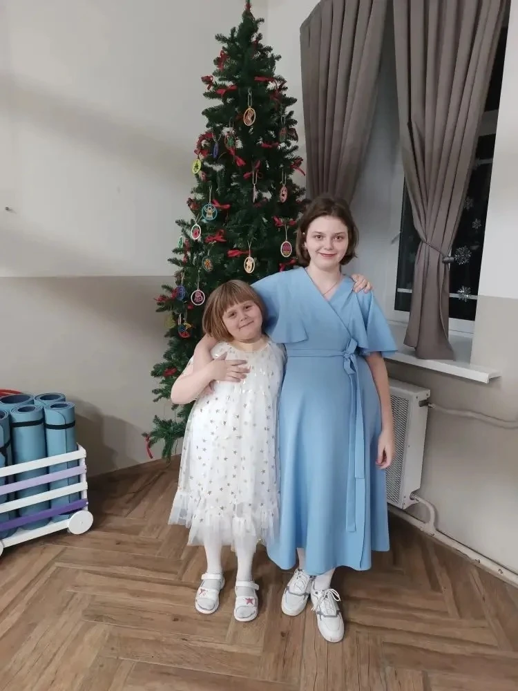 Мы с тобой сестра и брат: