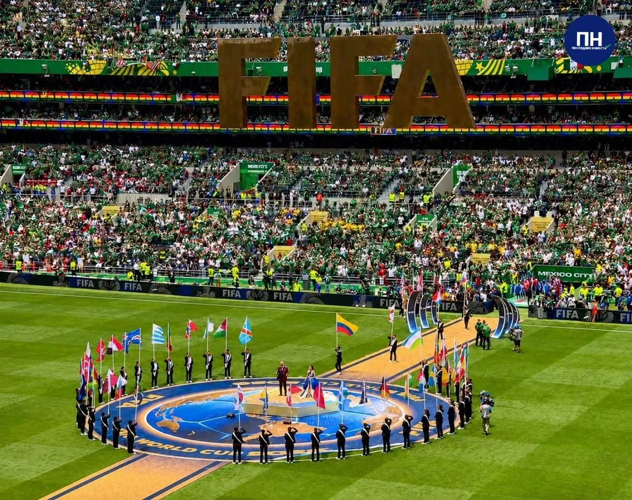 ⚽Чемпионат мира по футболу стартовал в Мексике. 

Впервые турнир принимают три страны - Мексика, США