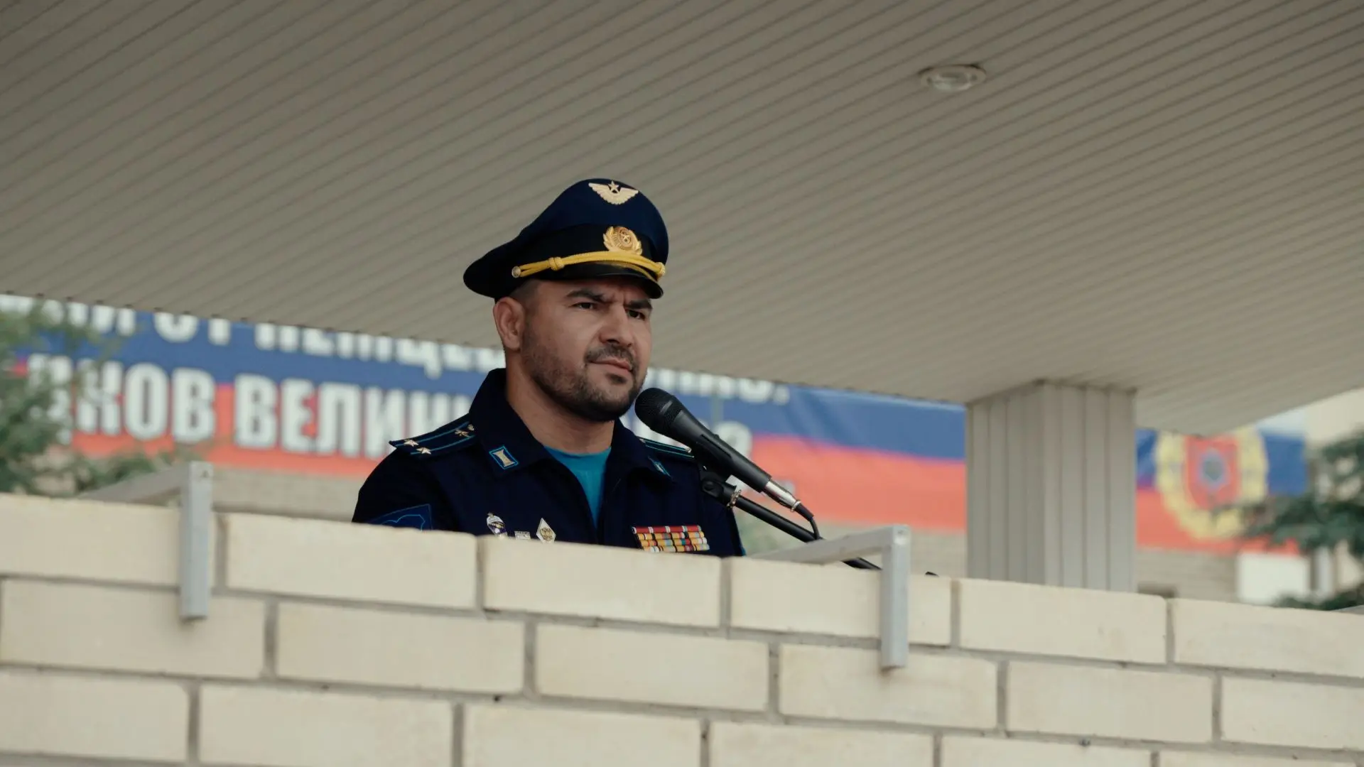 Первый выпуск — первая Военная присяга
 
На плацу 34-й отдельной гвардейской мотострелковой бригады 