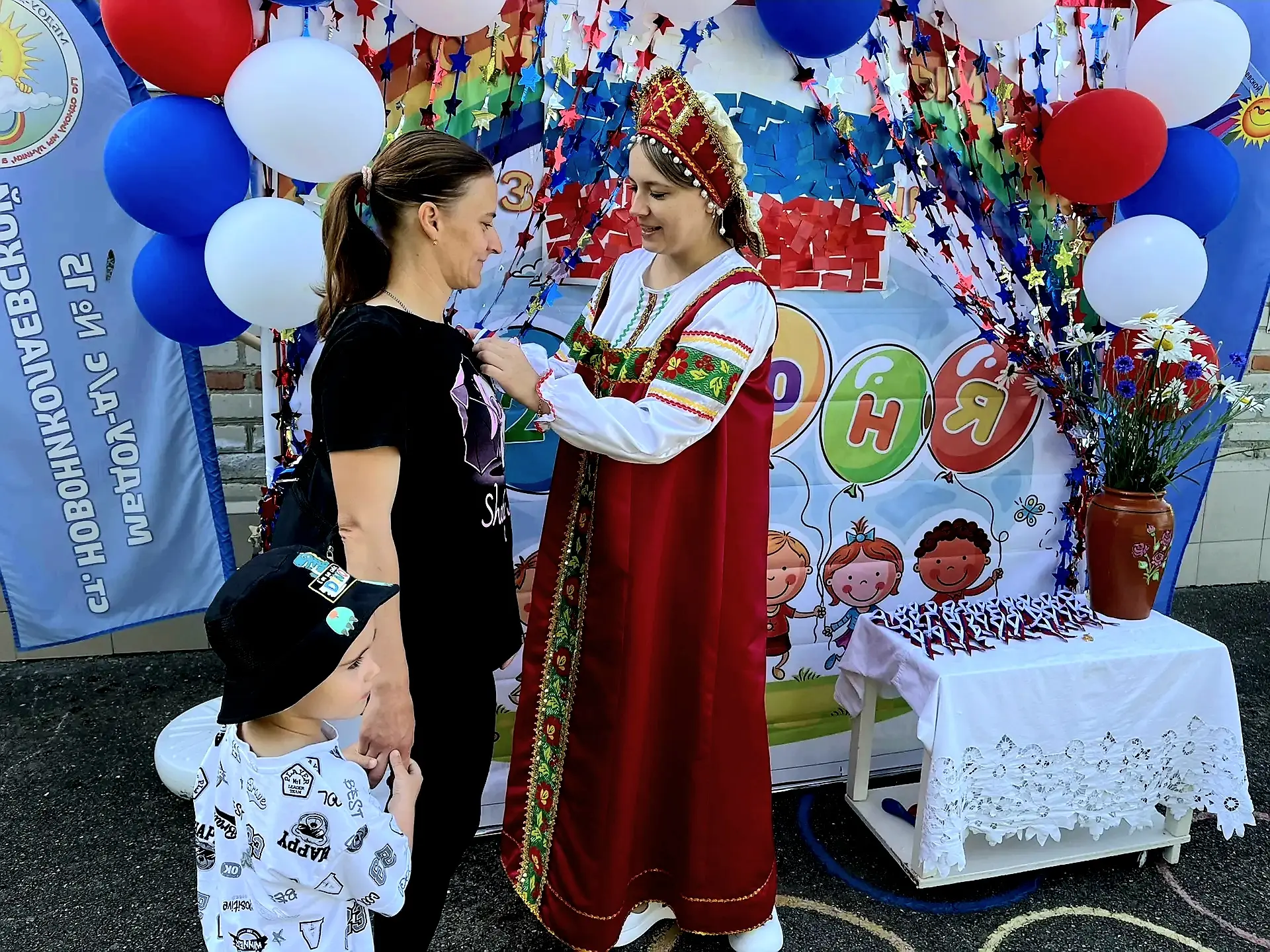 В преддверии Дня России утро в нашем детском саду получилось по‑настоящему патриотичным...