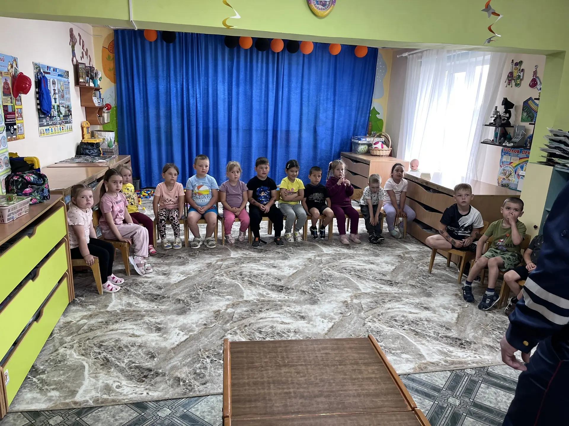 "Учимся безопасности летом". 
В нашем детском саду прошла познавательная беседа с инспекторами ДПС, 