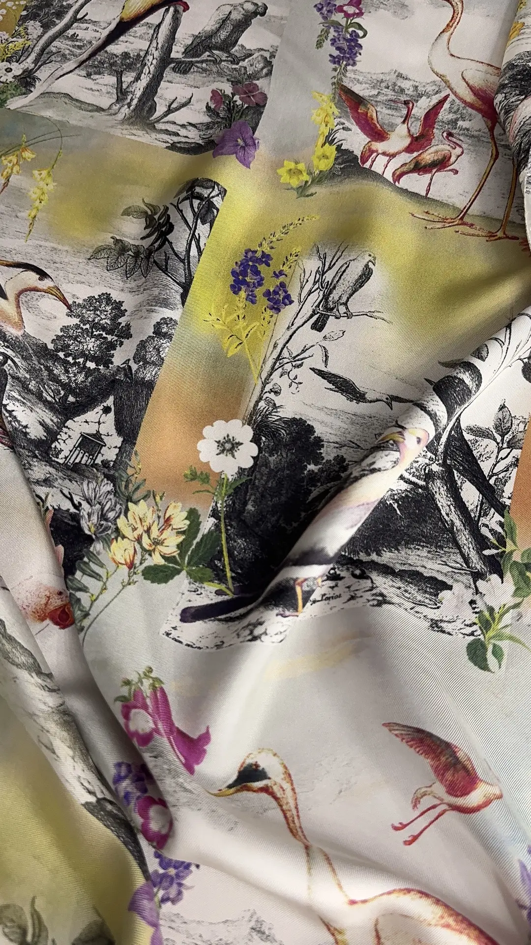 Шелк  / плательная / блузочная 
Stock etro 
Ширина - 140 м 
Состав - шелк 
Производство Италия 🇮🇹
