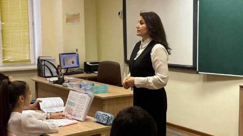 В Подмосковье учителям компенсируют аренду жилья и предлагают миллион рублей за переезд.