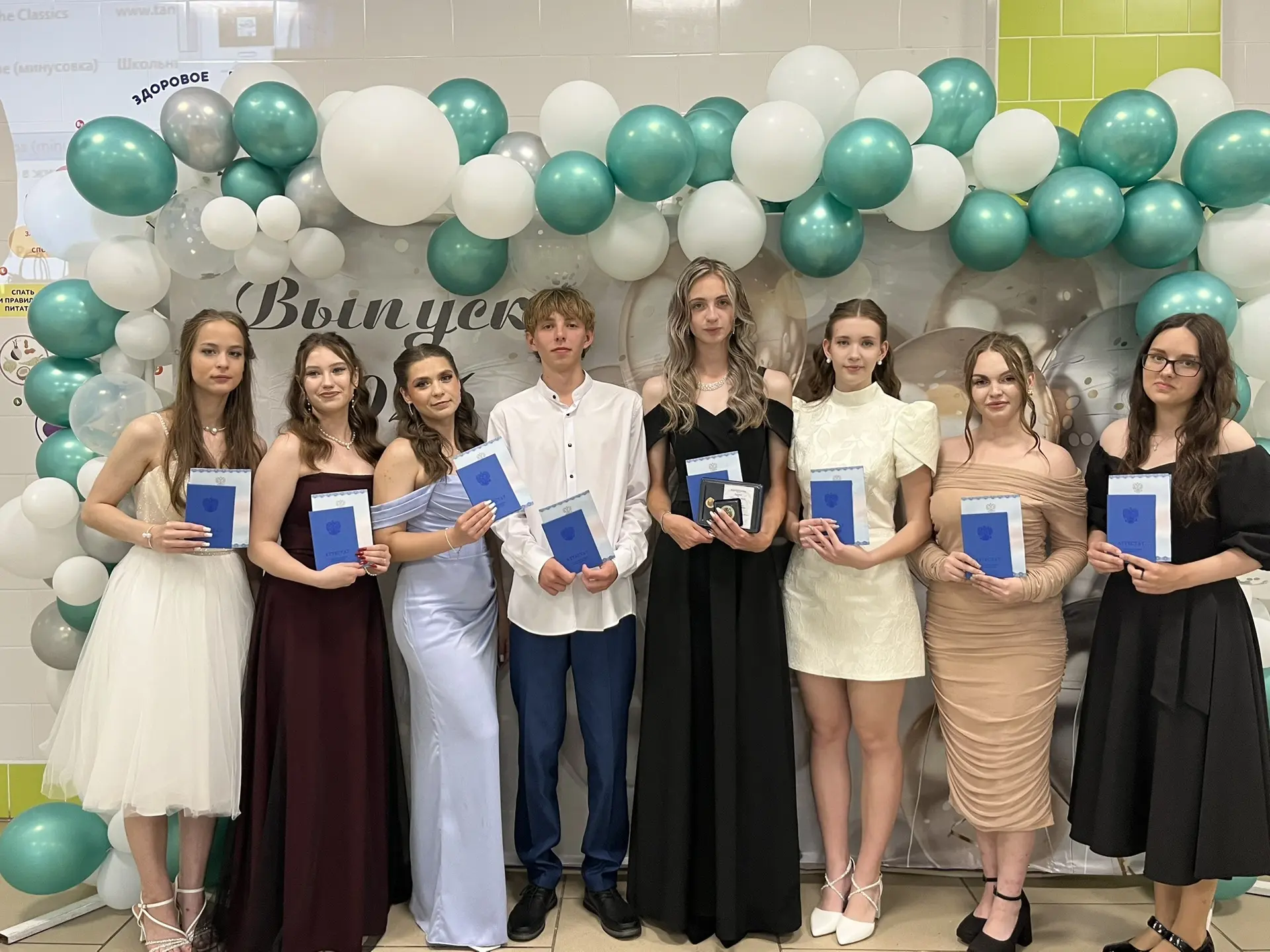 ✨ВЫПУСКНОЙ- 2026 ✨

Сегодня в нашей школе прошёл выпускной вечер для 11-го класса! 🎓

🇷🇺Праздник 