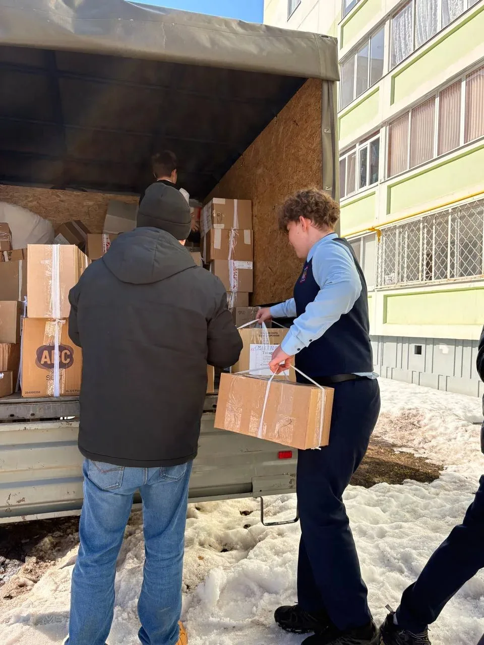 🇷🇺 СВОих не бросаем: Ученики нашей школы помогли в отправке гуманитарного груза  19 марта в 35 микро