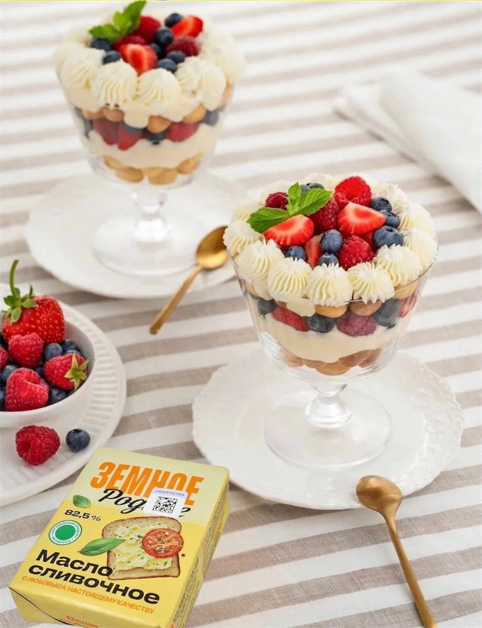 🧁🍮Нежный десерт, который тает во рту: мини‑профитроли, воздушный крем и свежие ягоды ...