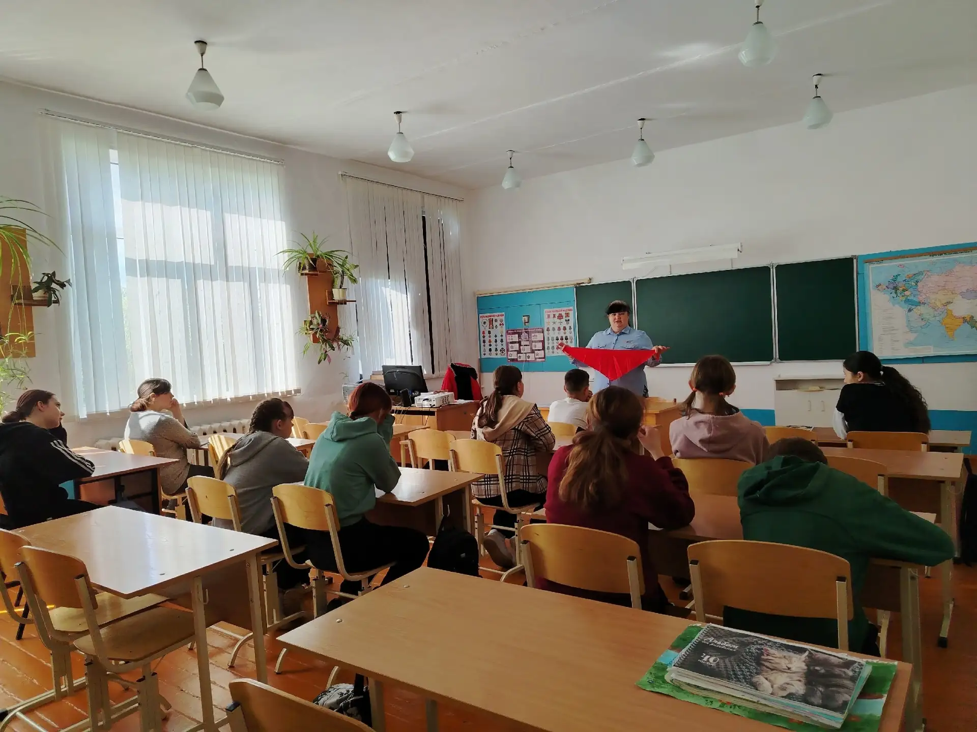 19 мая - День детских общественных организаций России.