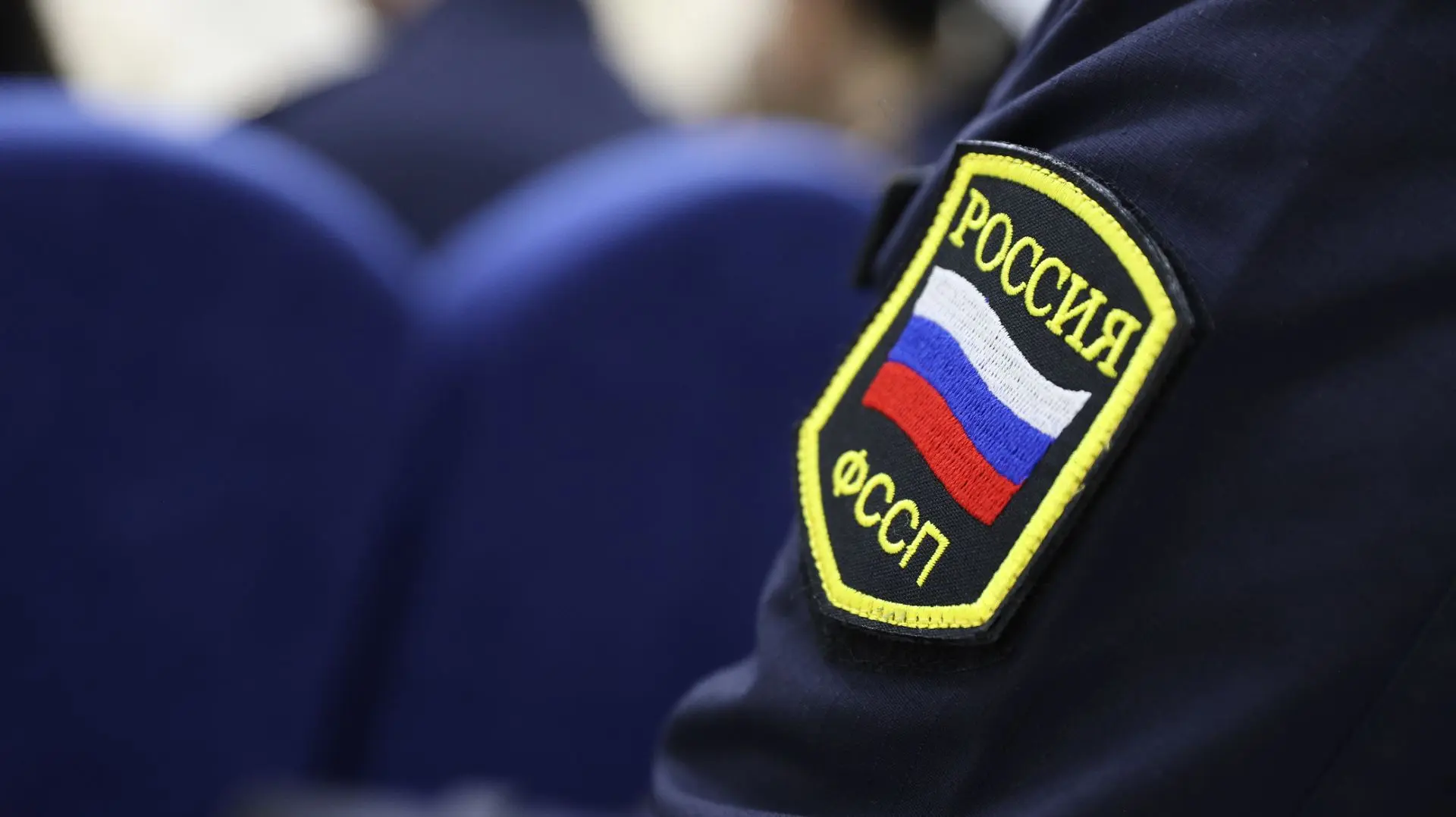 Возбуждено уголовное дело по факту дачи взятки должностному лицу ФССП

По материалам отдела собствен