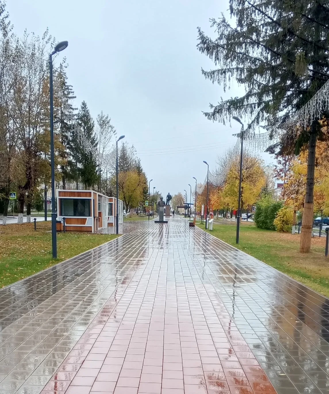 Работаю менеджером, зарплата небольшая. Начальник пишет в выходные. Не срочное, а посмо...