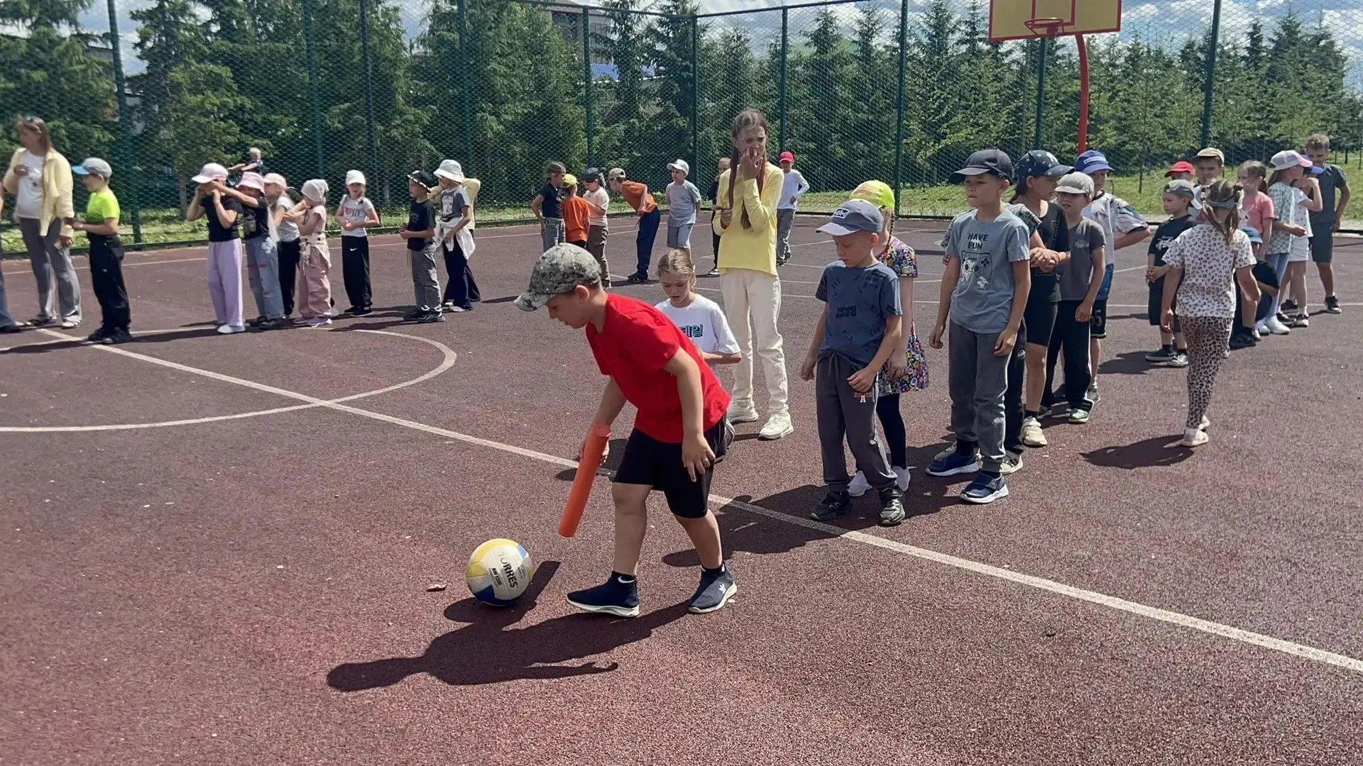 Вчера в нашем лагере прошёл Малый Сабантуй! 🎉🏆
Соревновались все отряды: сначала старшие — 3, 4 и 