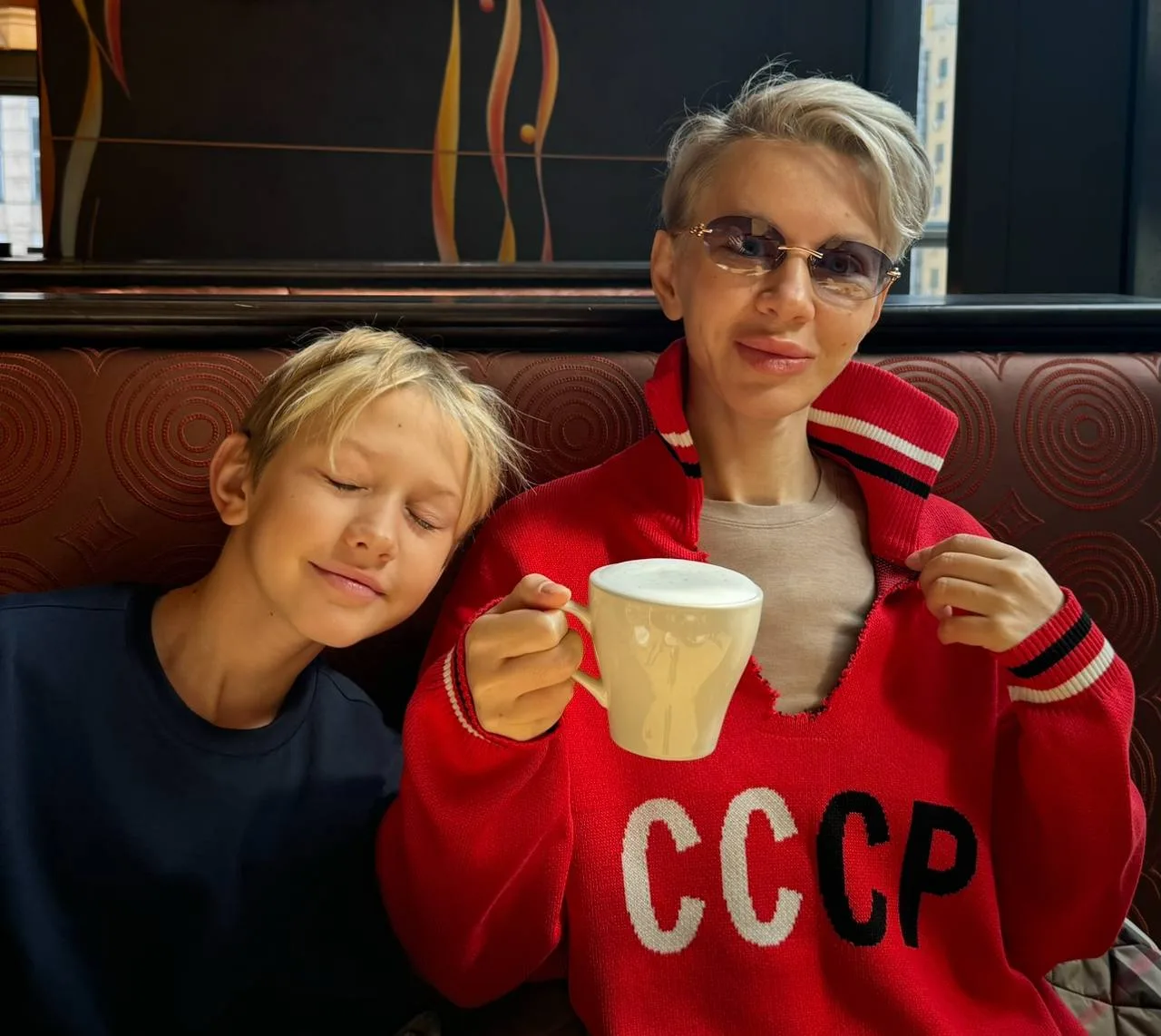 А сегодня, кстати, День России. День нашей великой страны, лучшей в мире ♥️
