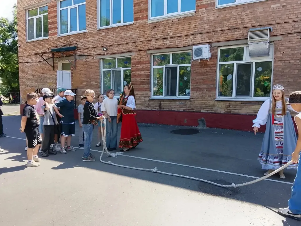 Моя Россия 🇷🇺 

11 июня в пришкольном лагере "Детство" прошла развлекательная программа "Моя Росси