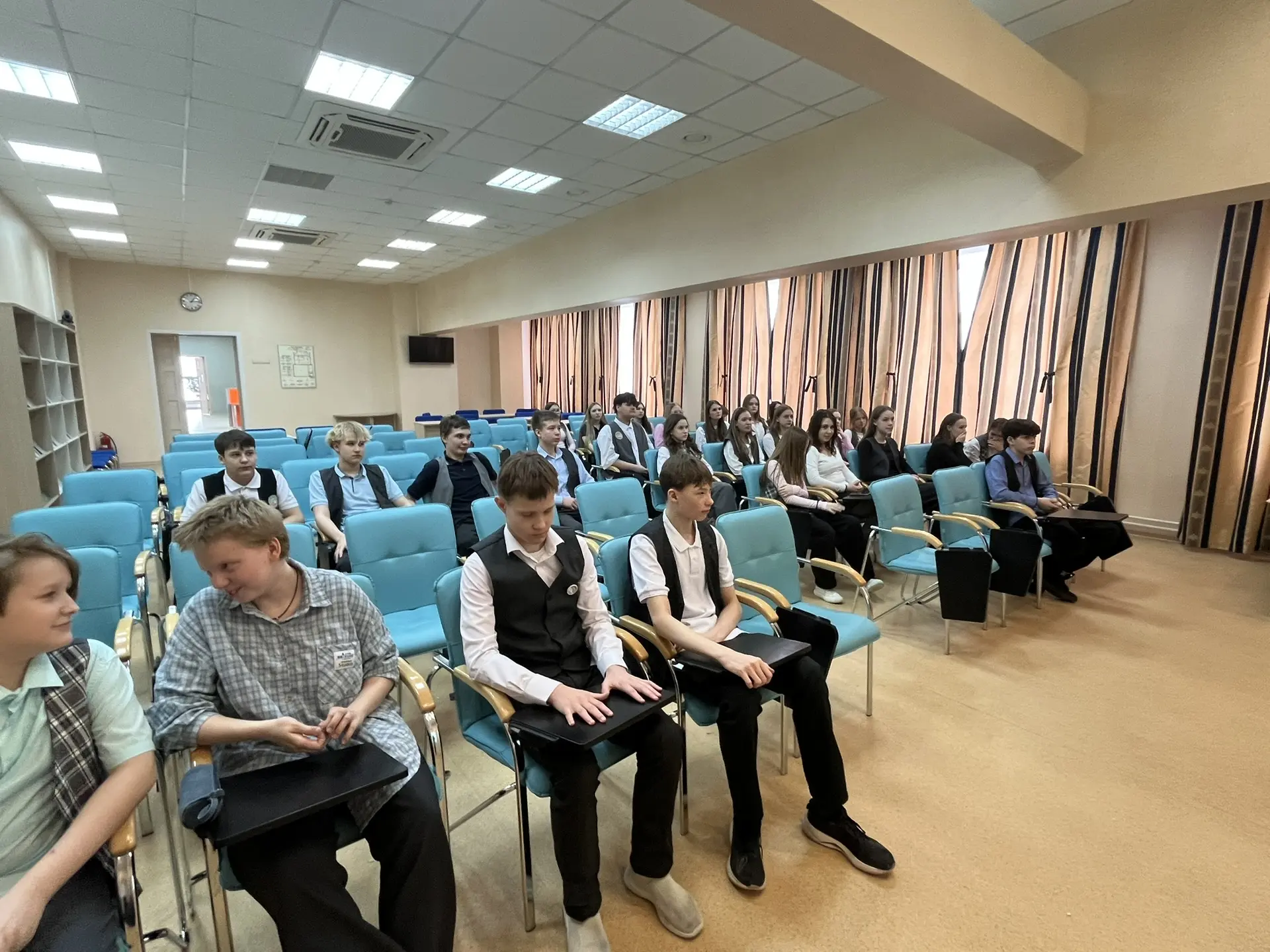 16 марта для учащихся 7-х классов состоялась встреча с руководителем молодёжного отдела Кемеровской 
