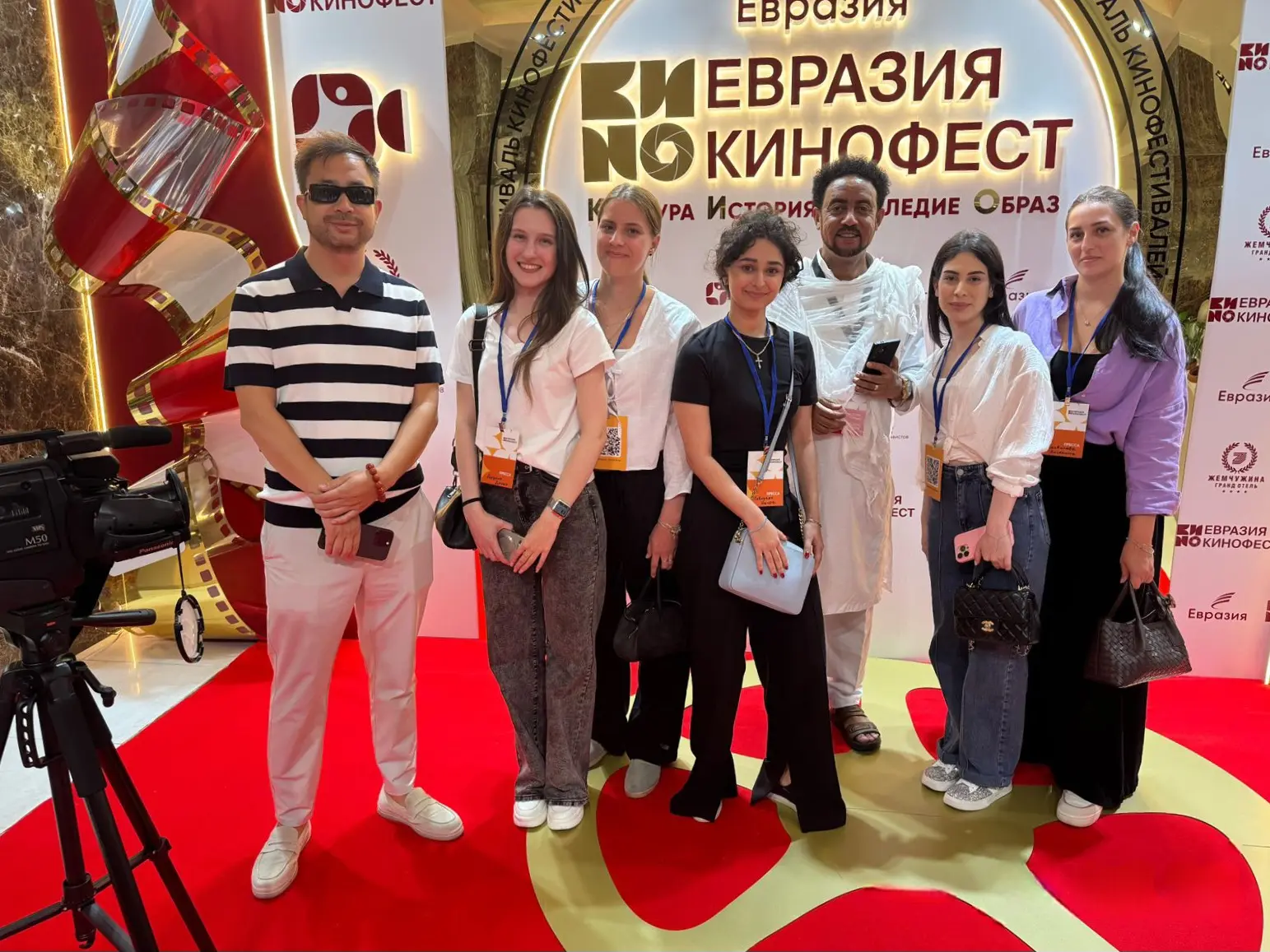 53 страны, десятки языков, одна команда – Сочинский институт РУДН на «Евразия-Кинофест»
 
🎉В Сочи п