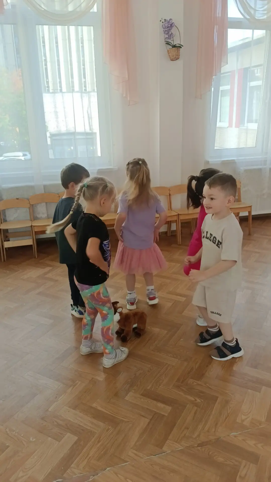 Музыкальный досуг в средней группе ко "Дню знаний"