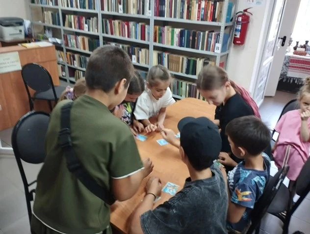 В Долгогусевской сельской библиотеке прошел час здоровья «Мы выбираем жизнь!», посвящен...