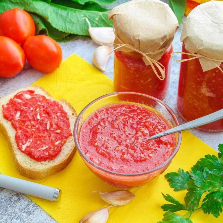 🌿 Хреновина — острое лекарство для иммунитета и согревающий вкус осени

Когда осень наступала на Ру